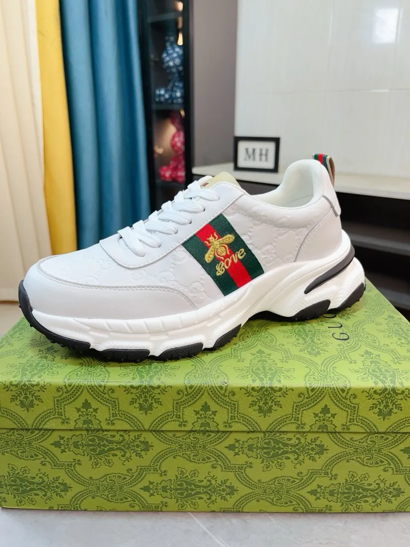 Men's shoes 💰458🌹🌹[GUCCI] Gucci's new lace-up casual men's shoes are on the market first, and the materials and workmanship are superior to all versions on the market. The highest quality shipped first-layer cowhide with imported original perforated materials➕Genuine leather lining, privately molded soft outsole, high foot comfort, imported special materials highlight the brand's unique charm, high-end customization 38-44